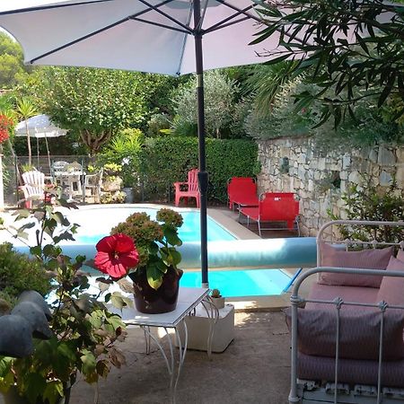 La Sapiniere -Chambres Climatisees Buisson エクステリア 写真