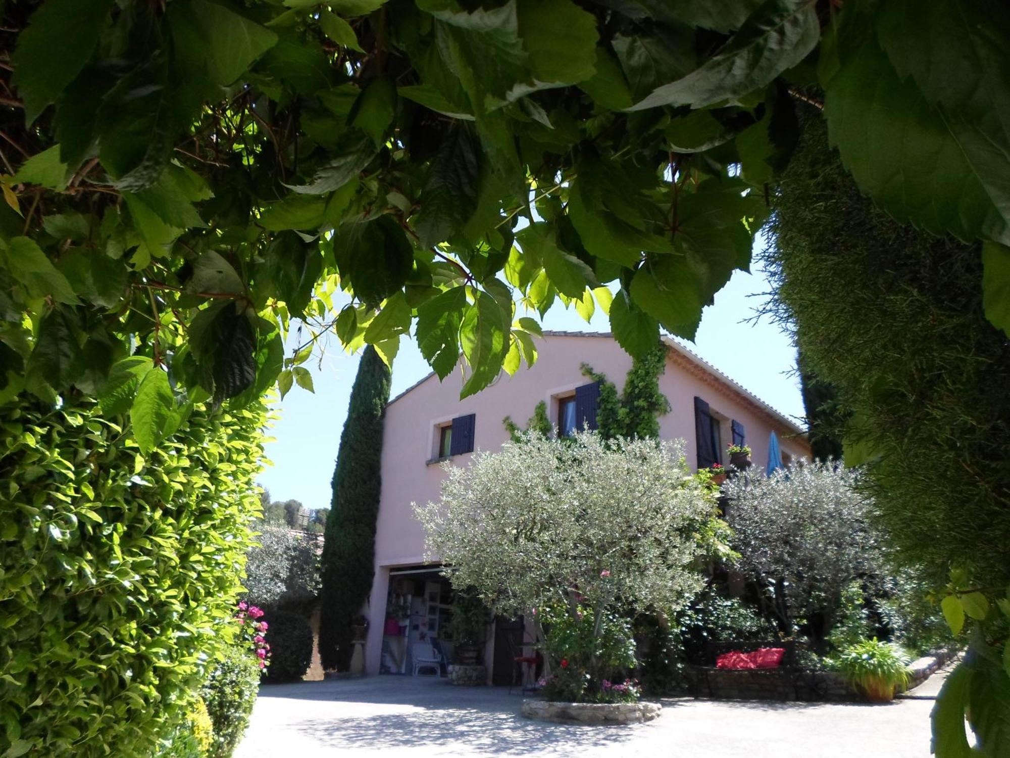 La Sapiniere -Chambres Climatisees Buisson エクステリア 写真
