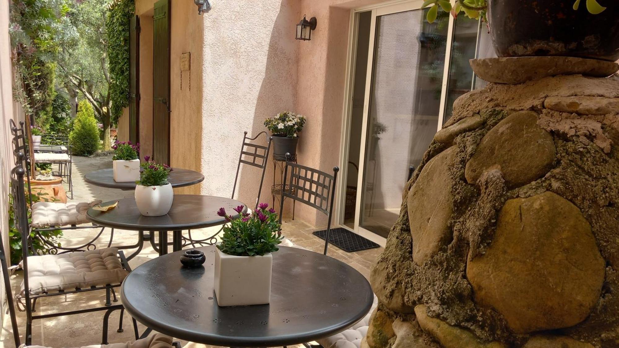 La Sapiniere -Chambres Climatisees Buisson エクステリア 写真