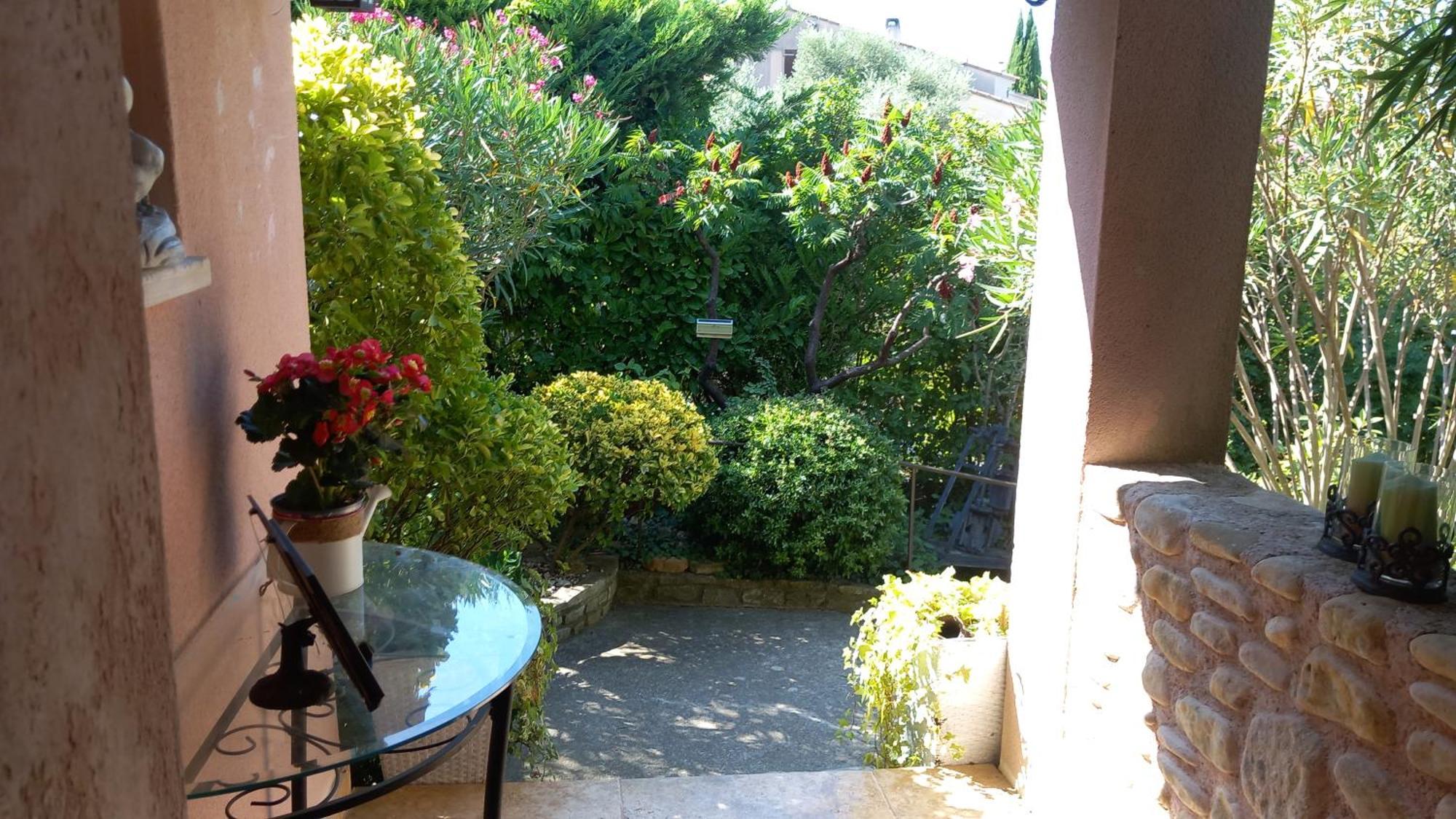 La Sapiniere -Chambres Climatisees Buisson エクステリア 写真