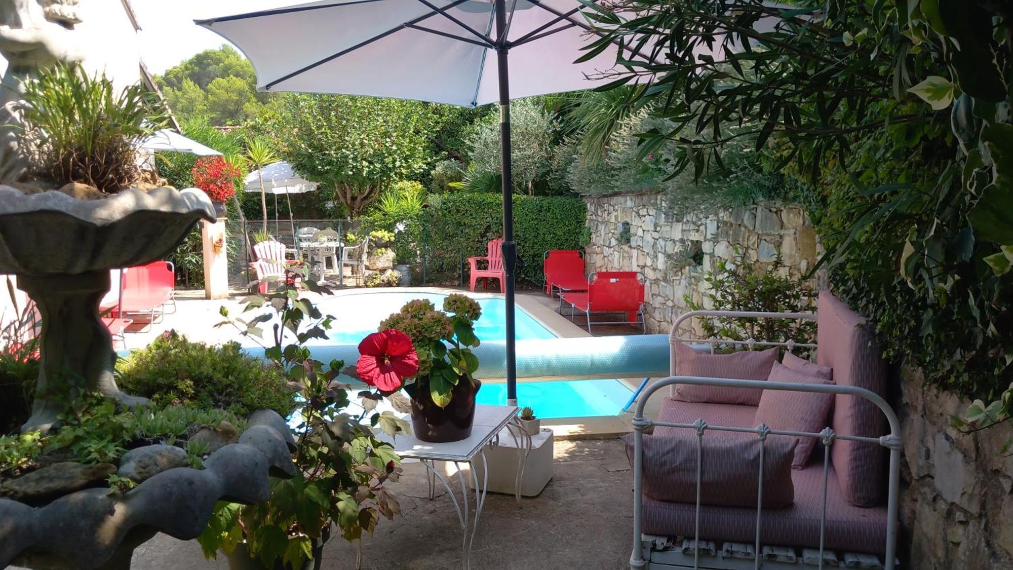 La Sapiniere -Chambres Climatisees Buisson エクステリア 写真